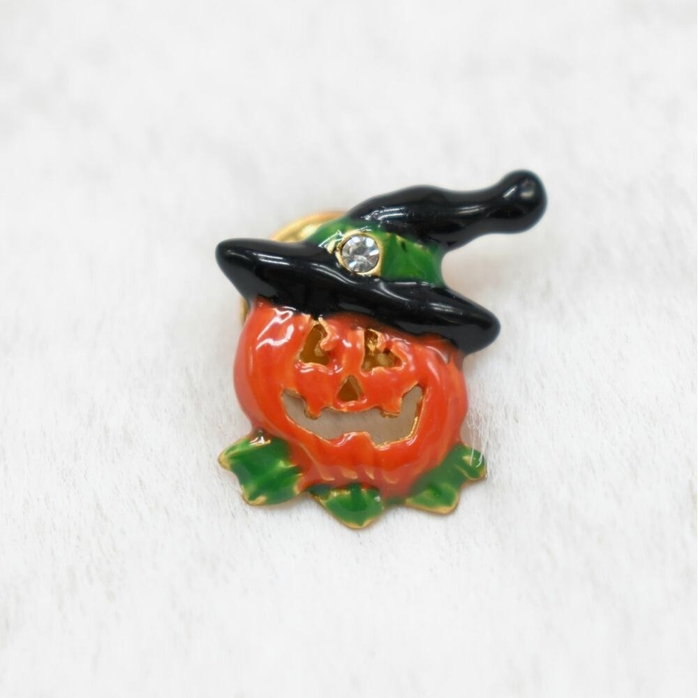 Vintage Halloween Pumpkin Pin Brooch Jack O Lantern Gold Tone Holiday Jewelry